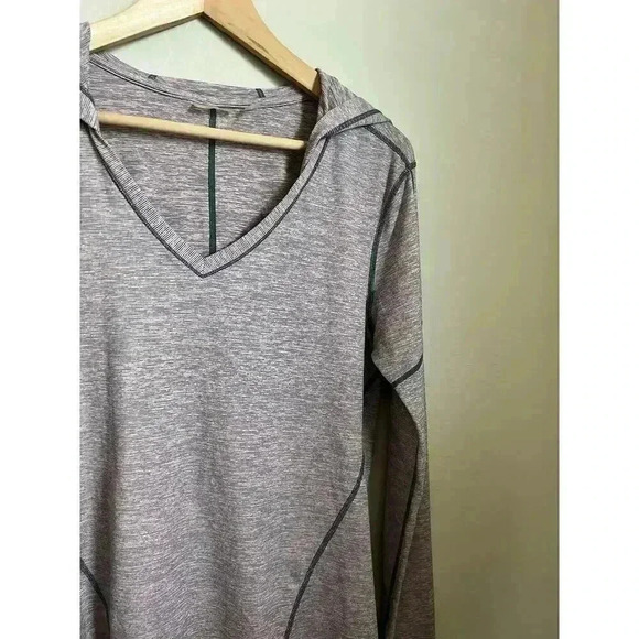 Zella Lightweight Hooded Pullover Size Medium - Picture 4 of 10